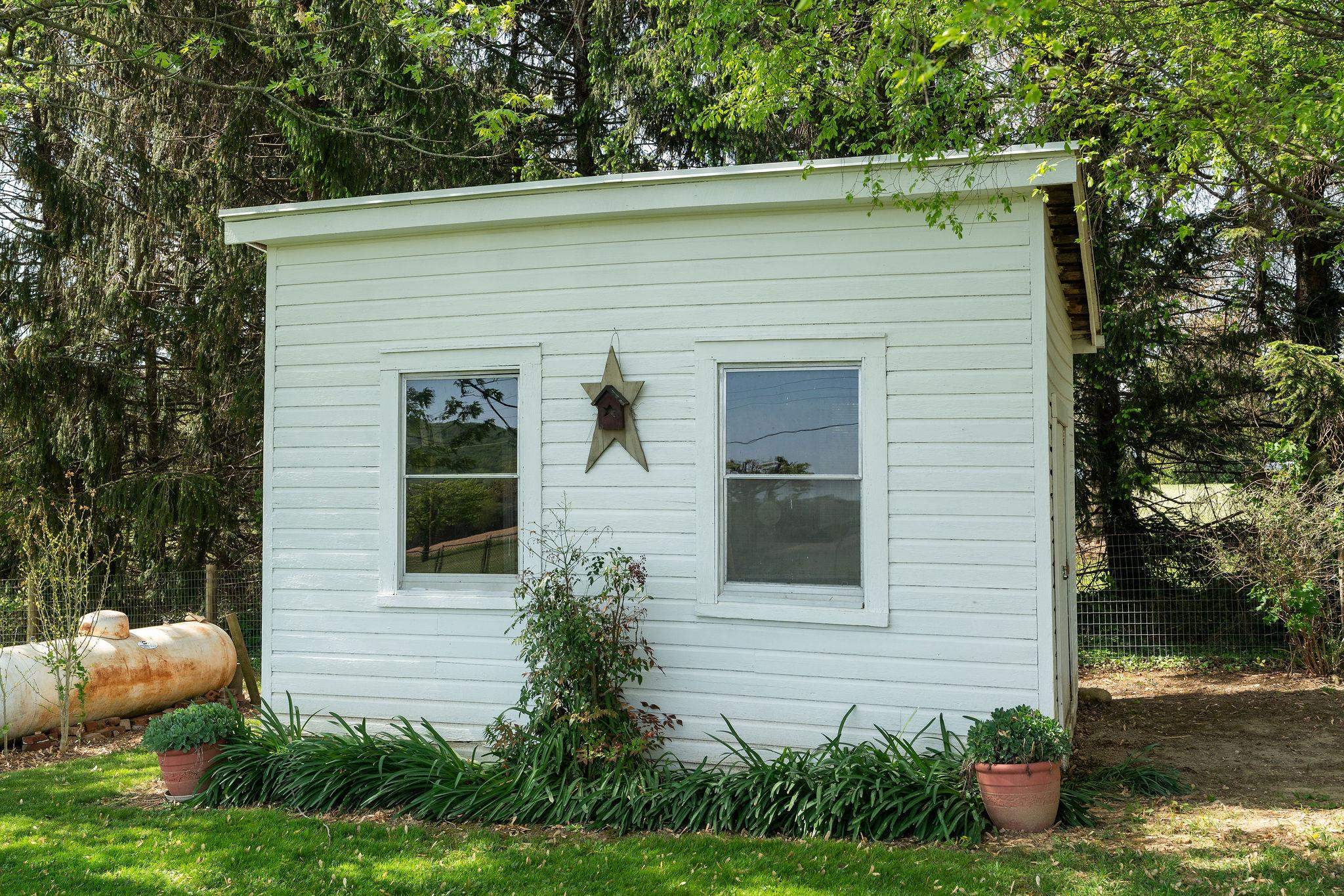 19 NEW HOPE AND CRIMORA RD, WAYNESBORO, Virginia 22980, 2 Bedrooms Bedrooms, ,1 BathroomBathrooms,Residential,19 NEW HOPE AND CRIMORA RD,663951 MLS # 663951