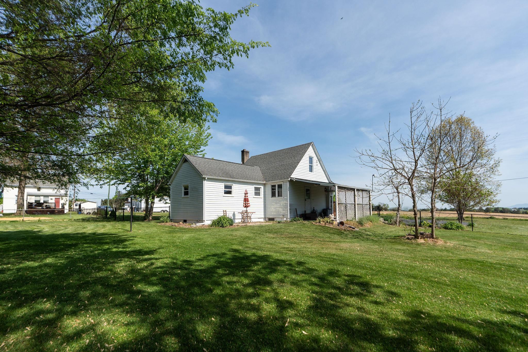 19 NEW HOPE AND CRIMORA RD, WAYNESBORO, Virginia 22980, 2 Bedrooms Bedrooms, ,1 BathroomBathrooms,Residential,19 NEW HOPE AND CRIMORA RD,663951 MLS # 663951