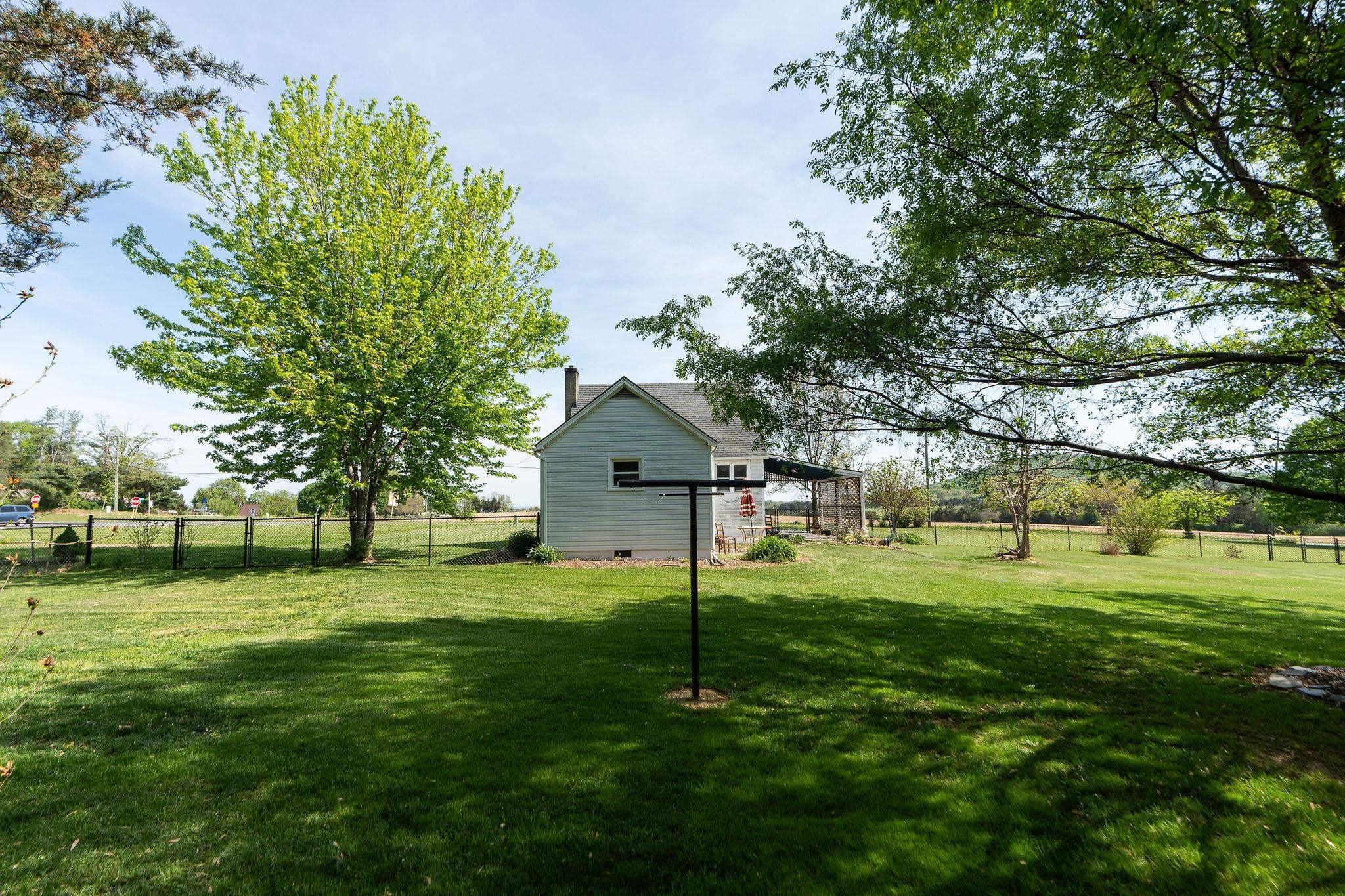 19 NEW HOPE AND CRIMORA RD, WAYNESBORO, Virginia 22980, 2 Bedrooms Bedrooms, ,1 BathroomBathrooms,Residential,19 NEW HOPE AND CRIMORA RD,663951 MLS # 663951