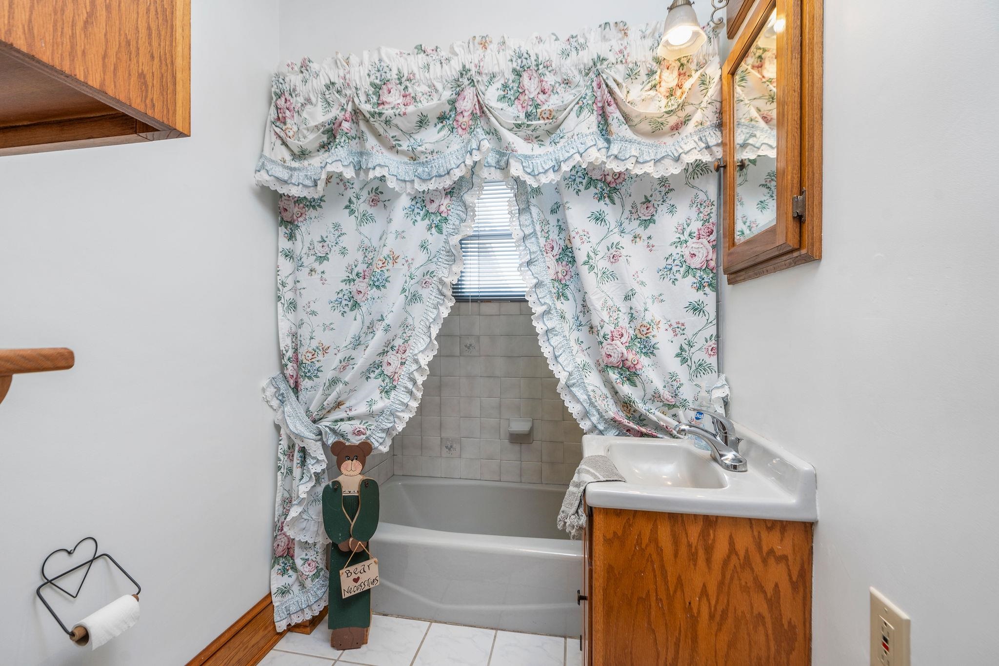 19 NEW HOPE AND CRIMORA RD, WAYNESBORO, Virginia 22980, 2 Bedrooms Bedrooms, ,1 BathroomBathrooms,Residential,19 NEW HOPE AND CRIMORA RD,663951 MLS # 663951