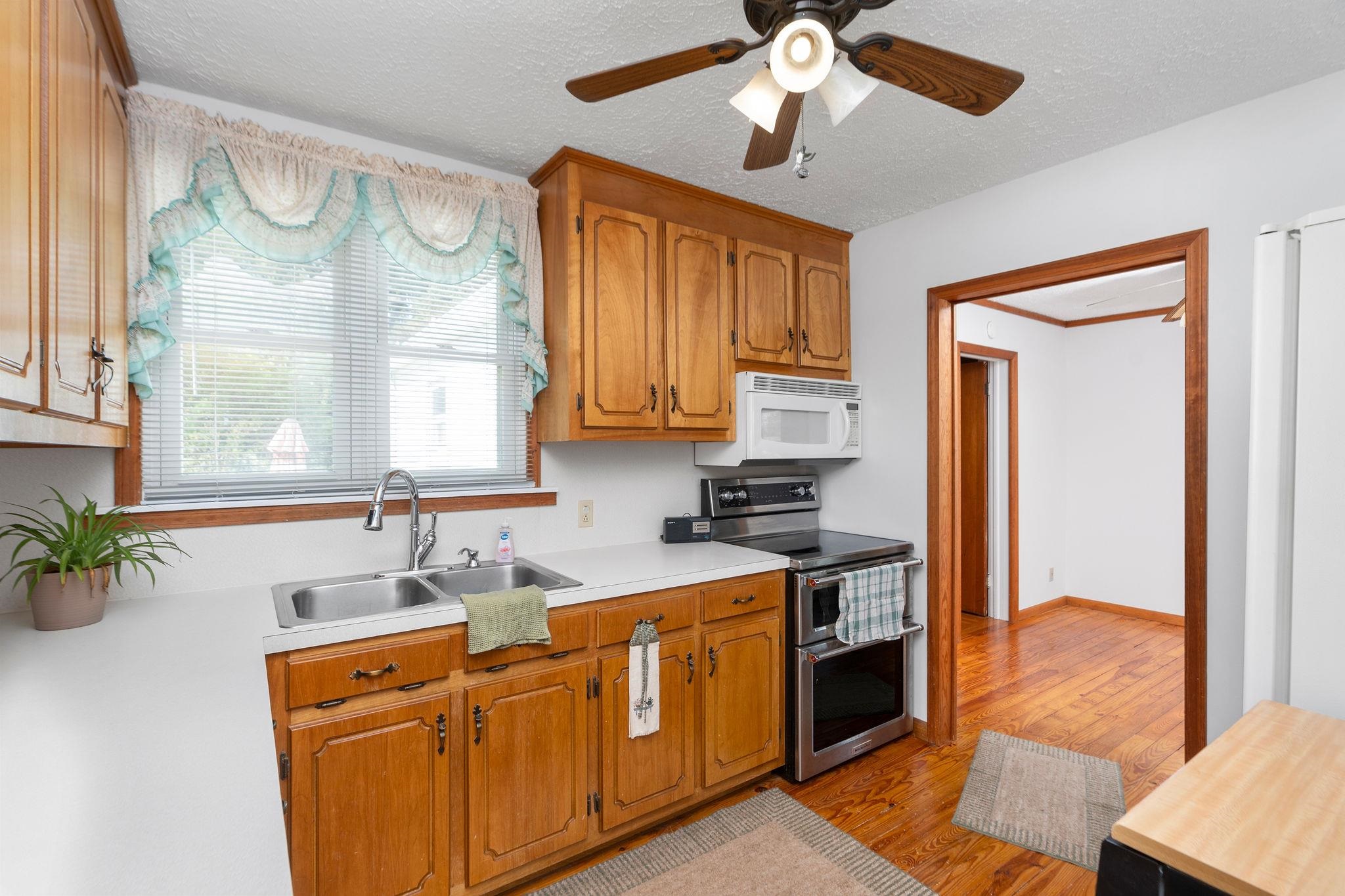 19 NEW HOPE AND CRIMORA RD, WAYNESBORO, Virginia 22980, 2 Bedrooms Bedrooms, ,1 BathroomBathrooms,Residential,19 NEW HOPE AND CRIMORA RD,663951 MLS # 663951
