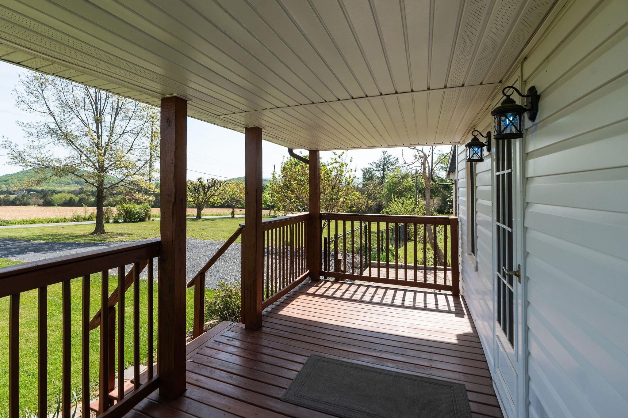 19 NEW HOPE AND CRIMORA RD, WAYNESBORO, Virginia 22980, 2 Bedrooms Bedrooms, ,1 BathroomBathrooms,Residential,19 NEW HOPE AND CRIMORA RD,663951 MLS # 663951