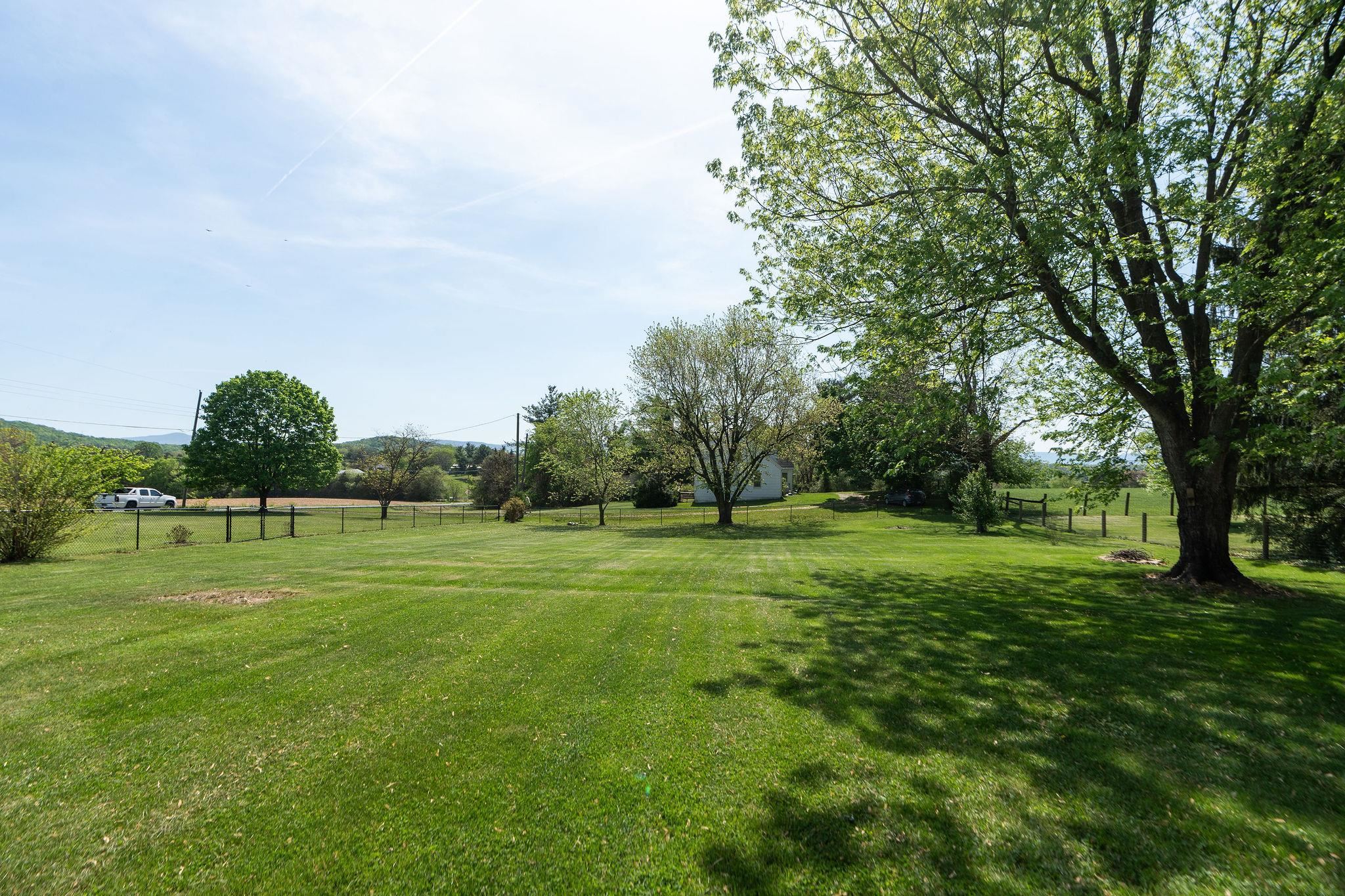 19 NEW HOPE AND CRIMORA RD, WAYNESBORO, Virginia 22980, 2 Bedrooms Bedrooms, ,1 BathroomBathrooms,Residential,19 NEW HOPE AND CRIMORA RD,663951 MLS # 663951