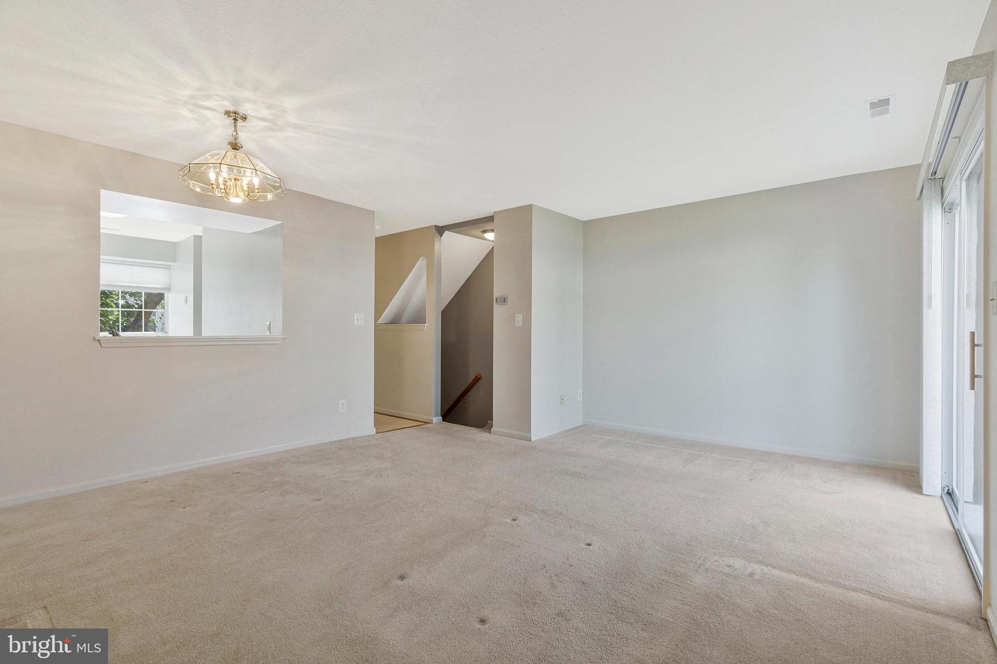 46726 SUMMIT TER #136, STERLING, Virginia 20164, 2 Bedrooms Bedrooms, ,2 BathroomsBathrooms,Residential,For sale,46726 SUMMIT TER #136,VALO2095016 MLS # VALO2095016