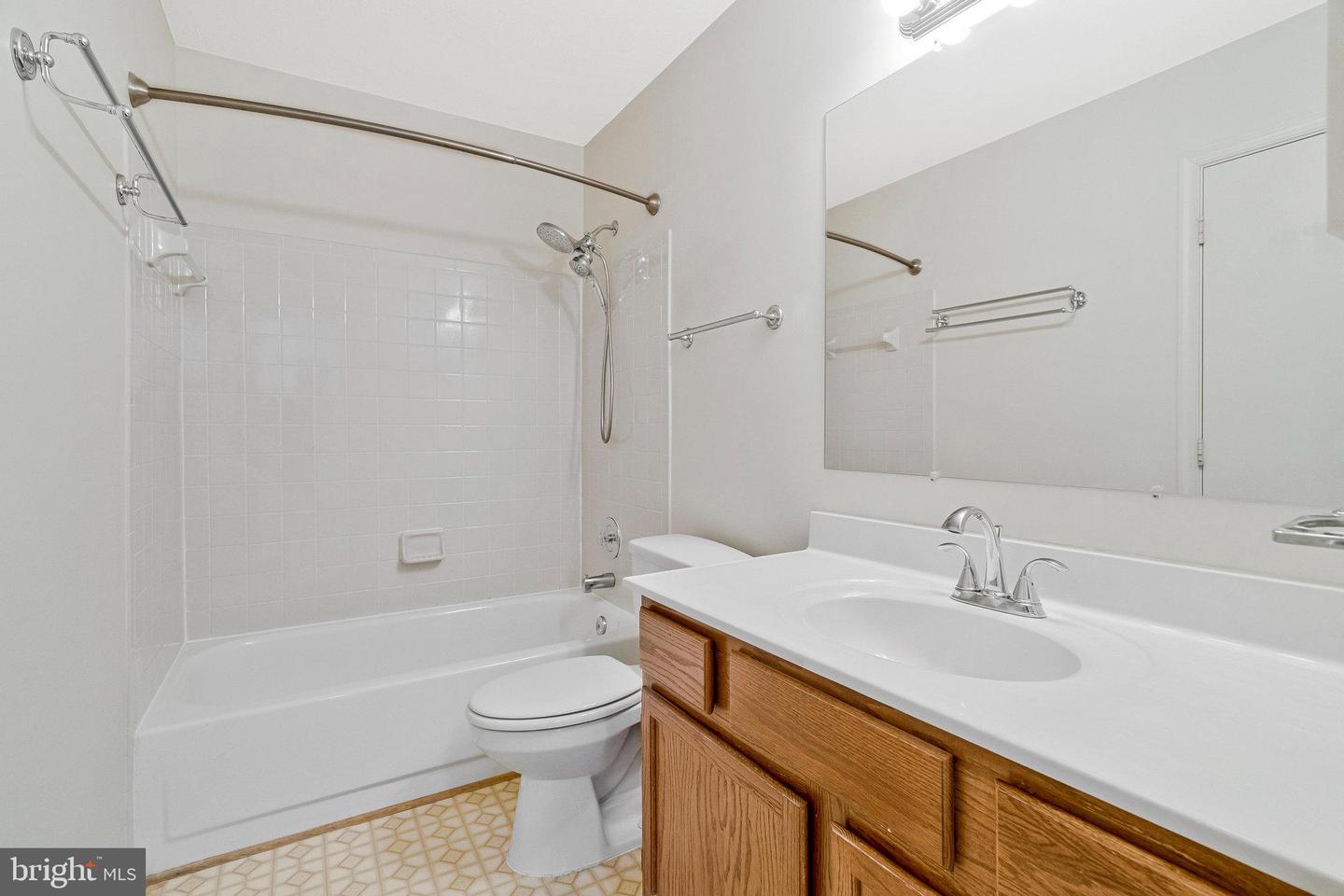 46726 SUMMIT TER #136, STERLING, Virginia 20164, 2 Bedrooms Bedrooms, ,2 BathroomsBathrooms,Residential,For sale,46726 SUMMIT TER #136,VALO2095016 MLS # VALO2095016