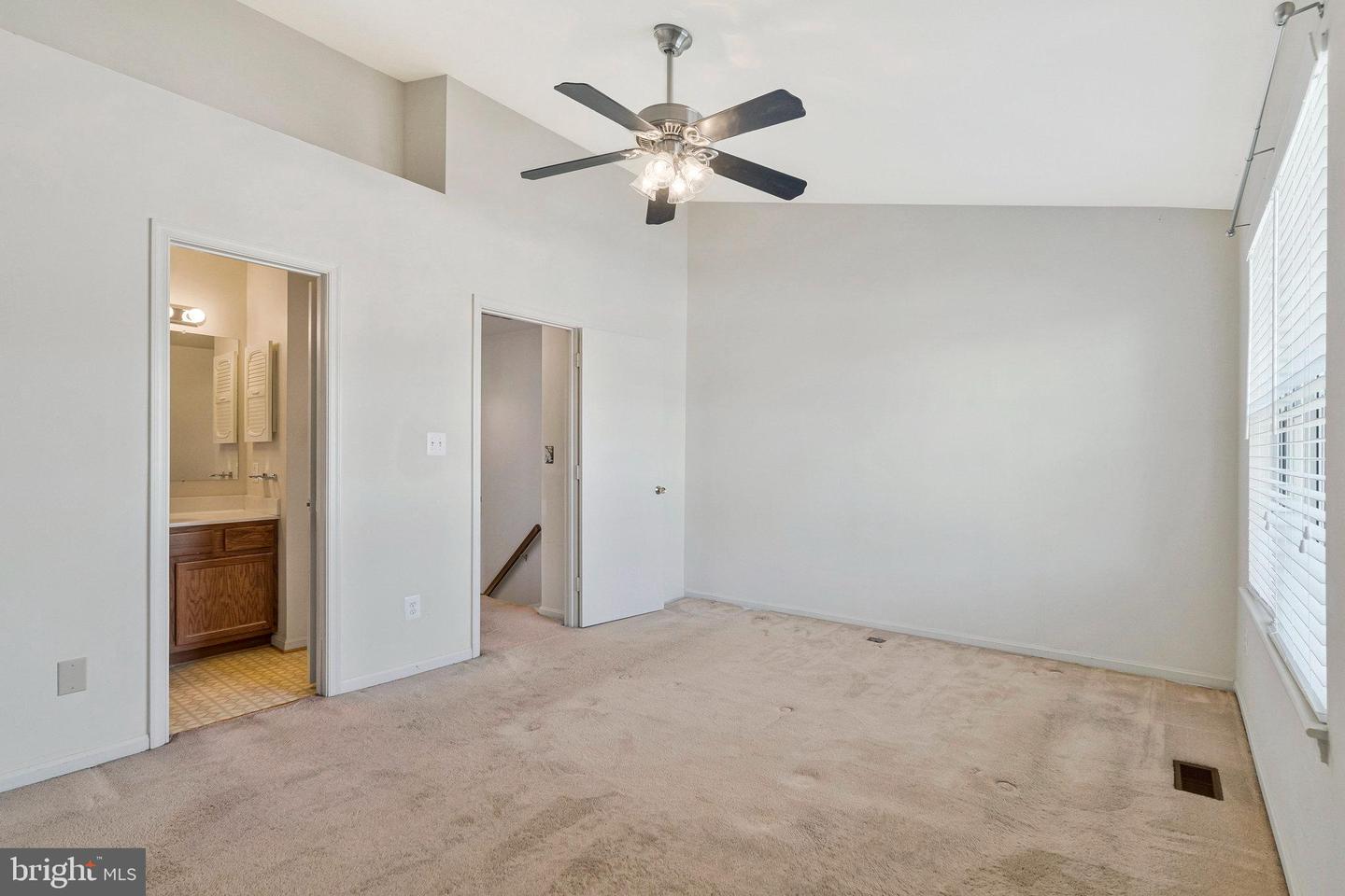 46726 SUMMIT TER #136, STERLING, Virginia 20164, 2 Bedrooms Bedrooms, ,2 BathroomsBathrooms,Residential,For sale,46726 SUMMIT TER #136,VALO2095016 MLS # VALO2095016