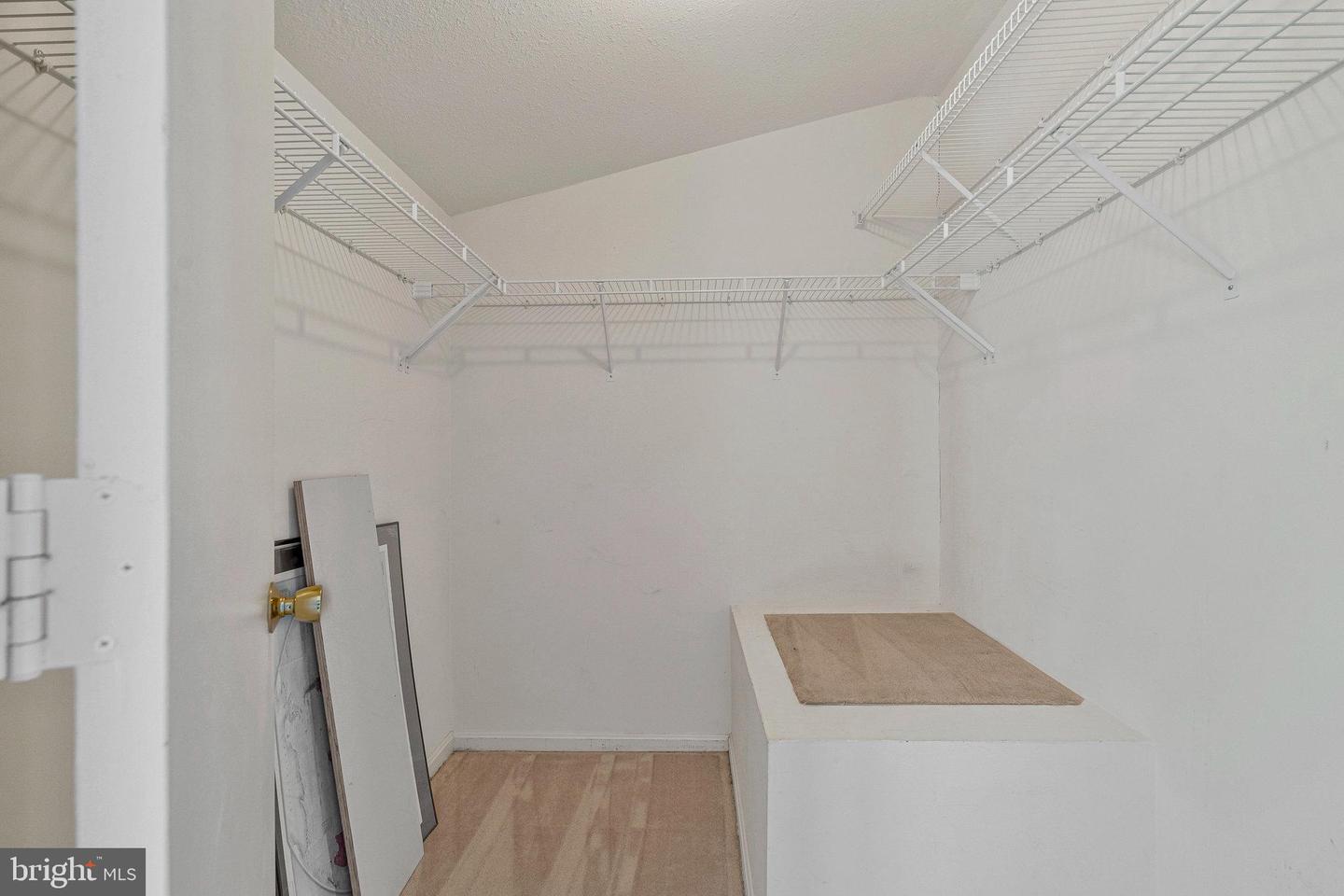 46726 SUMMIT TER #136, STERLING, Virginia 20164, 2 Bedrooms Bedrooms, ,2 BathroomsBathrooms,Residential,For sale,46726 SUMMIT TER #136,VALO2095016 MLS # VALO2095016