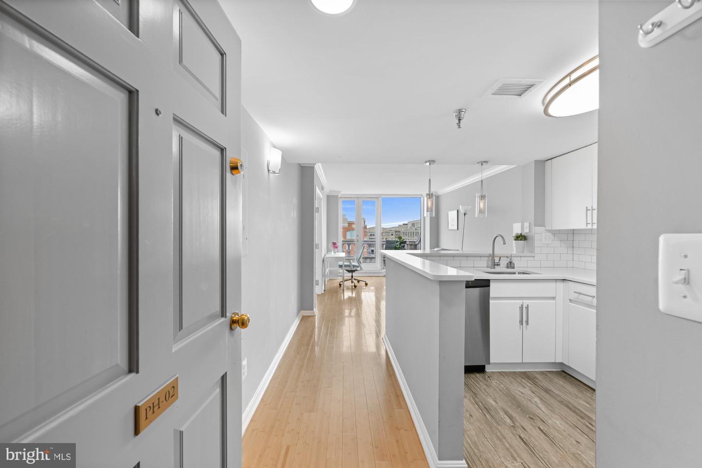 701 PENNSYLVANIA AVE NW #PH2, WASHINGTON, District Of Columbia 20004, 1 Bedroom Bedrooms, ,1 BathroomBathrooms,Residential,For sale,701 PENNSYLVANIA AVE NW #PH2,DCDC2197864 MLS # DCDC2197864