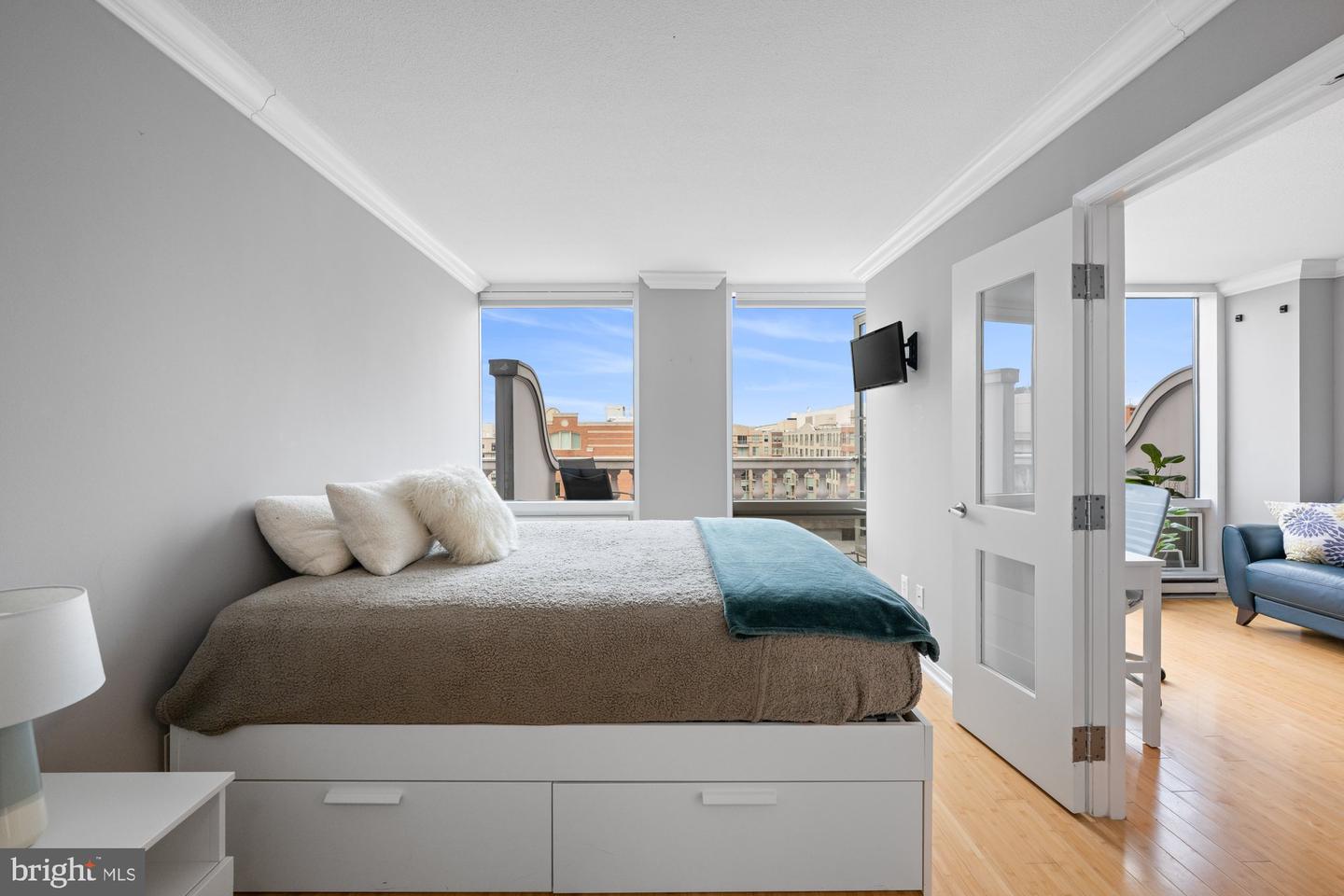 701 PENNSYLVANIA AVE NW #PH2, WASHINGTON, District Of Columbia 20004, 1 Bedroom Bedrooms, ,1 BathroomBathrooms,Residential,For sale,701 PENNSYLVANIA AVE NW #PH2,DCDC2197864 MLS # DCDC2197864