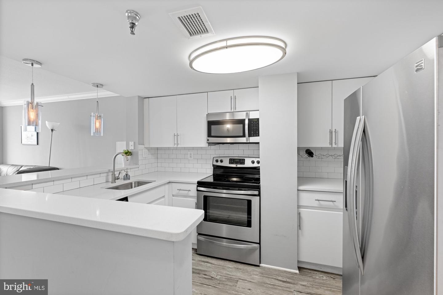 701 PENNSYLVANIA AVE NW #PH2, WASHINGTON, District Of Columbia 20004, 1 Bedroom Bedrooms, ,1 BathroomBathrooms,Residential,For sale,701 PENNSYLVANIA AVE NW #PH2,DCDC2197864 MLS # DCDC2197864