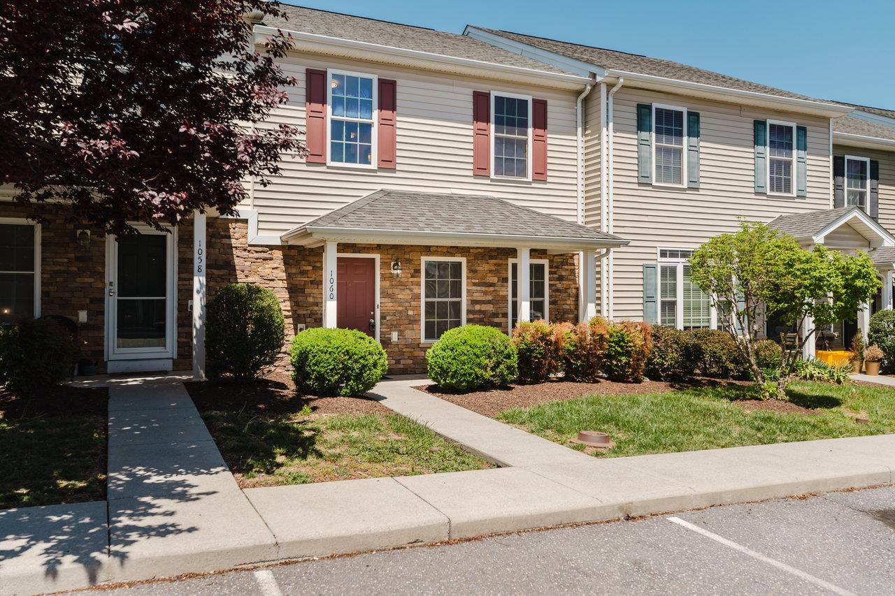 1060 CHERRYBROOK DR, HARRISONBURG, Virginia 22802, 3 Bedrooms Bedrooms, ,2 BathroomsBathrooms,Residential,1060 CHERRYBROOK DR,663952 MLS # 663952
