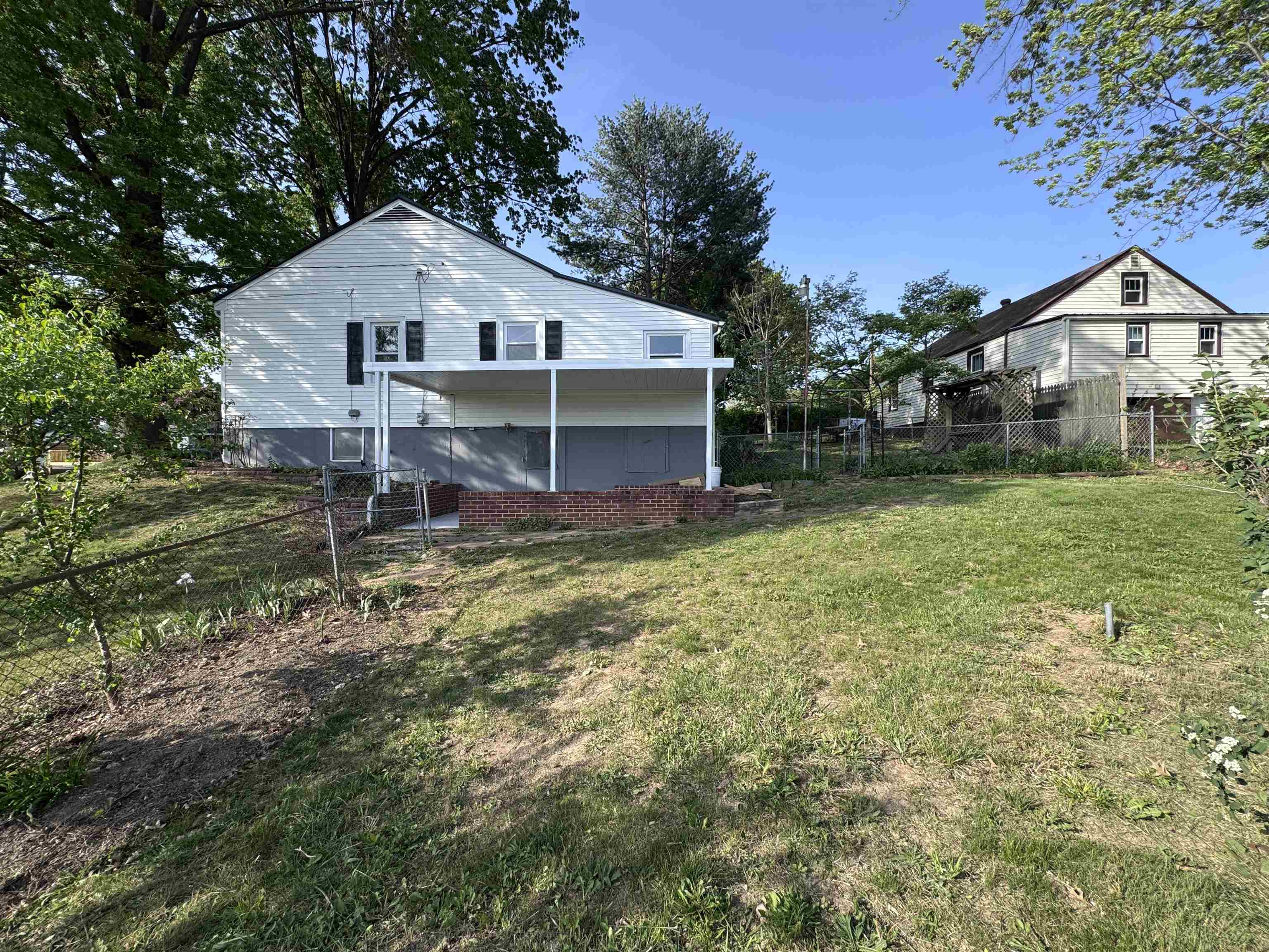 105 WAVERLY ST, STAUNTON, Virginia 24401, 3 Bedrooms Bedrooms, ,2 BathroomsBathrooms,Residential,105 WAVERLY ST,663956 MLS # 663956