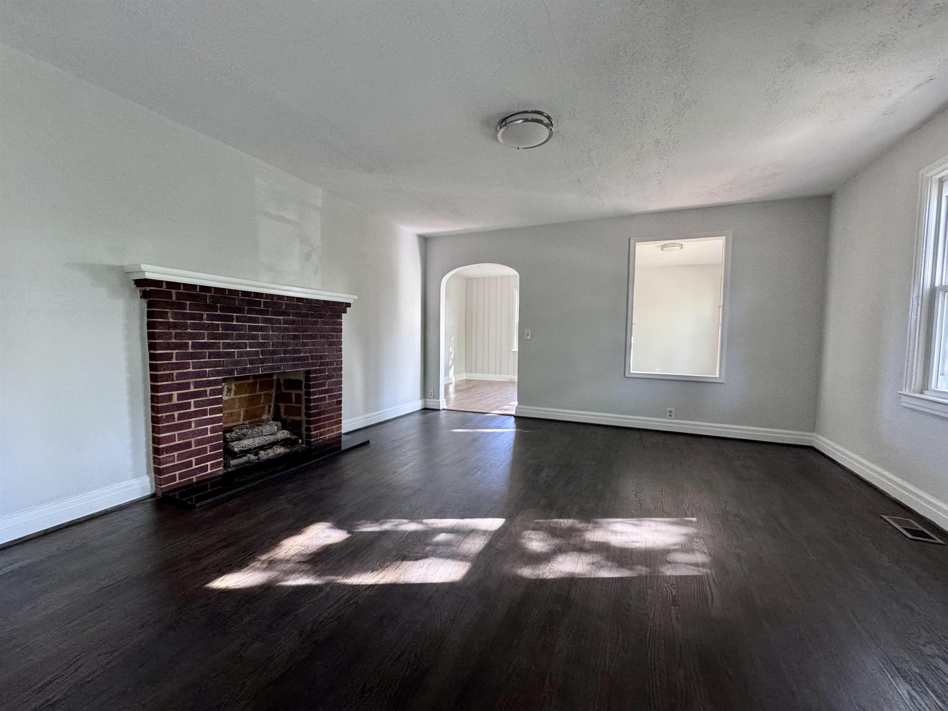 105 WAVERLY ST, STAUNTON, Virginia 24401, 3 Bedrooms Bedrooms, ,2 BathroomsBathrooms,Residential,105 WAVERLY ST,663956 MLS # 663956