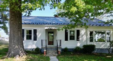 105 WAVERLY ST, STAUNTON, Virginia 24401, 3 Bedrooms Bedrooms, ,2 BathroomsBathrooms,Residential,105 WAVERLY ST,663956 MLS # 663956