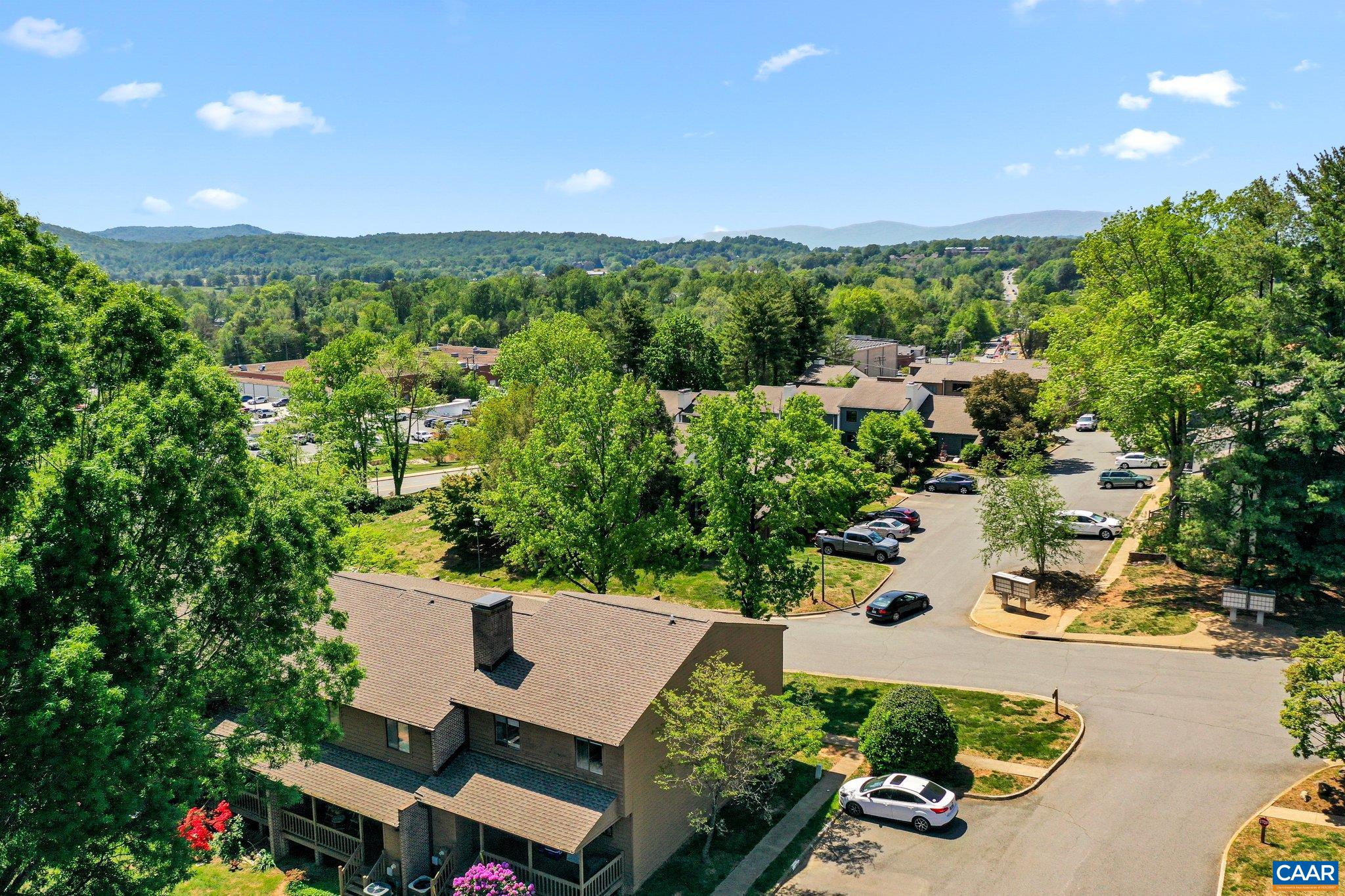 143 HARVEST DR, CHARLOTTESVILLE, Virginia 22903, 2 Bedrooms Bedrooms, ,2 BathroomsBathrooms,Residential,143 HARVEST DR,663962 MLS # 663962