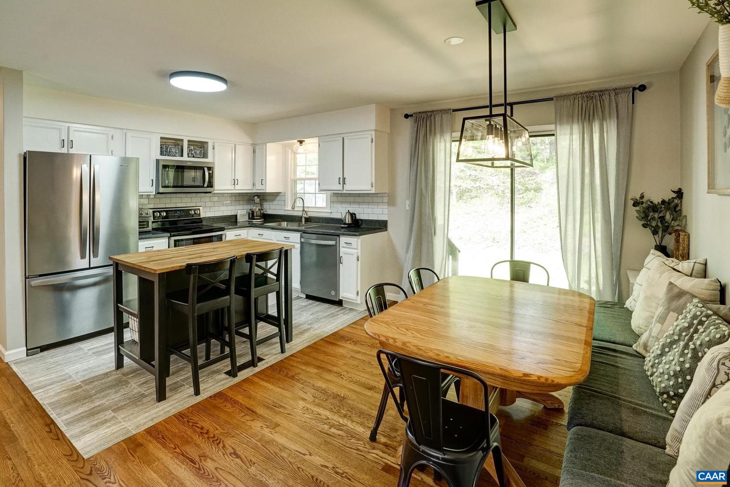 209 OLD LYNCHBURG RD, CHARLOTTESVILLE, Virginia 22903, 4 Bedrooms Bedrooms, ,3 BathroomsBathrooms,Residential,For sale,209 OLD LYNCHBURG RD,663822 MLS # 663822