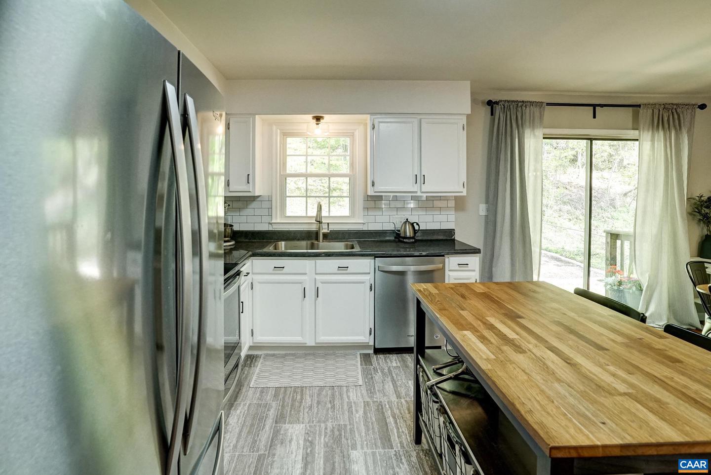 209 OLD LYNCHBURG RD, CHARLOTTESVILLE, Virginia 22903, 4 Bedrooms Bedrooms, ,3 BathroomsBathrooms,Residential,For sale,209 OLD LYNCHBURG RD,663822 MLS # 663822