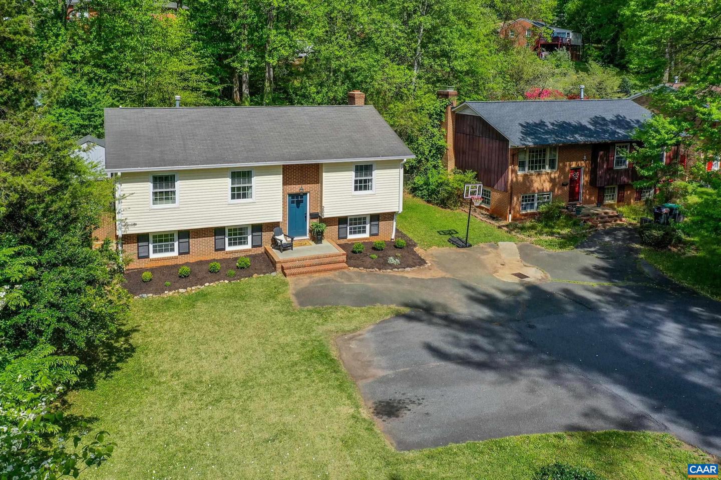 209 OLD LYNCHBURG RD, CHARLOTTESVILLE, Virginia 22903, 4 Bedrooms Bedrooms, ,3 BathroomsBathrooms,Residential,For sale,209 OLD LYNCHBURG RD,663822 MLS # 663822