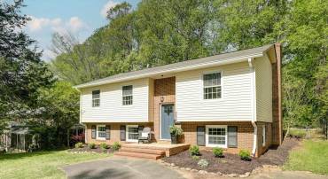 209 OLD LYNCHBURG RD, CHARLOTTESVILLE, Virginia 22903, 4 Bedrooms Bedrooms, ,3 BathroomsBathrooms,Residential,For sale,209 OLD LYNCHBURG RD,663822 MLS # 663822