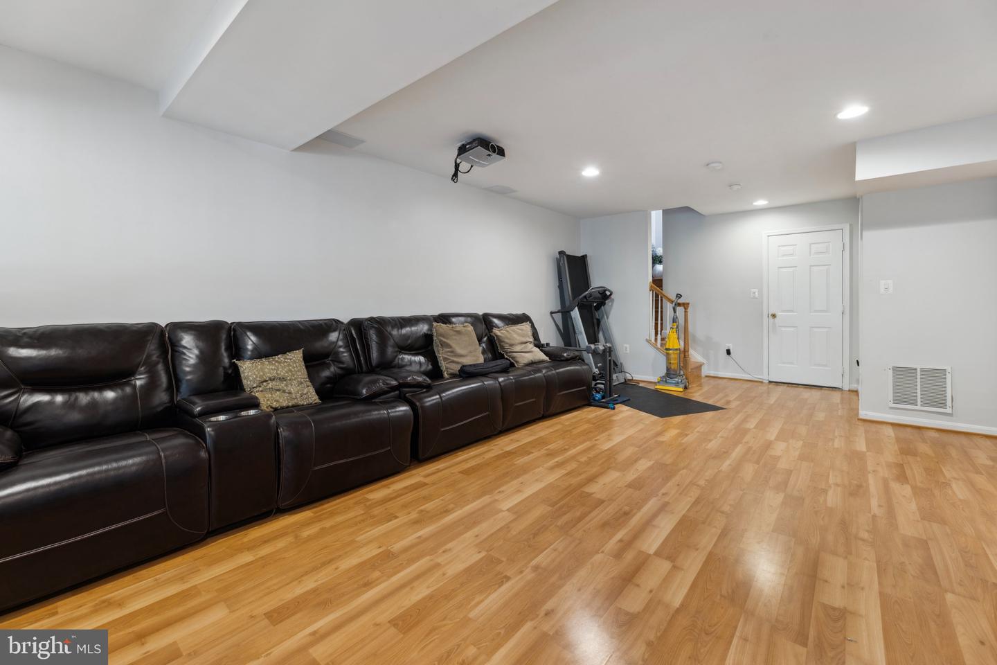 13050 GREG ROY LN, HERNDON, Virginia 20171, 4 Bedrooms Bedrooms, ,3 BathroomsBathrooms,Residential,For sale,13050 GREG ROY LN,VAFX2237346 MLS # VAFX2237346