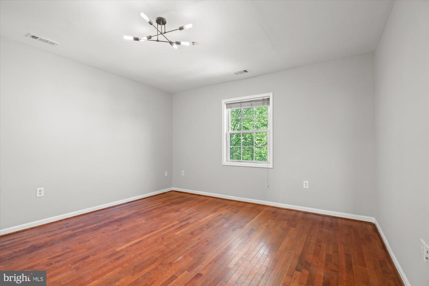 1241 18TH ST NE #5, WASHINGTON, District Of Columbia 20002, 2 Bedrooms Bedrooms, ,2 BathroomsBathrooms,Residential,For sale,1241 18TH ST NE #5,DCDC2197962 MLS # DCDC2197962