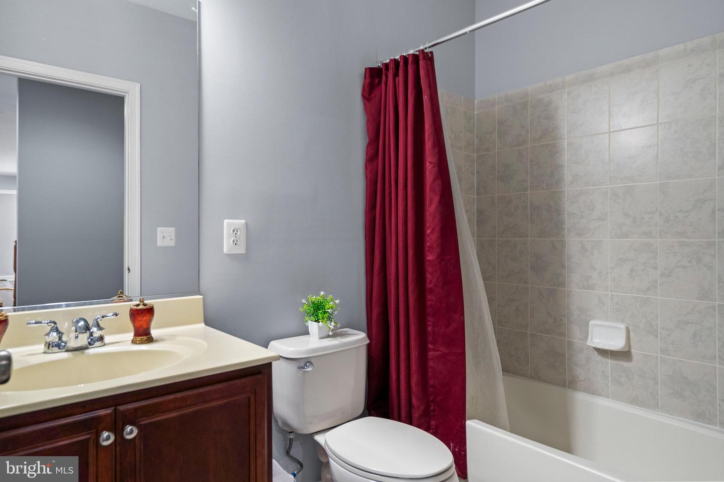 42955 CHANCERY TER, ASHBURN, Virginia 20148, 3 Bedrooms Bedrooms, ,3 BathroomsBathrooms,Residential,For sale,42955 CHANCERY TER,VALO2095082 MLS # VALO2095082