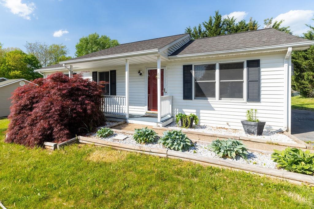 66 HAYRICK RD, WAYNESBORO, Virginia 22980, 3 Bedrooms Bedrooms, ,1 BathroomBathrooms,Residential,66 HAYRICK RD,663963 MLS # 663963