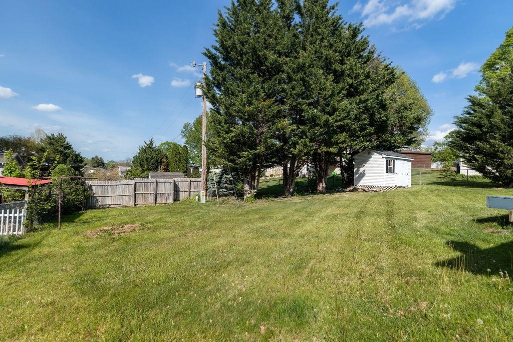 66 HAYRICK RD, WAYNESBORO, Virginia 22980, 3 Bedrooms Bedrooms, ,1 BathroomBathrooms,Residential,66 HAYRICK RD,663963 MLS # 663963