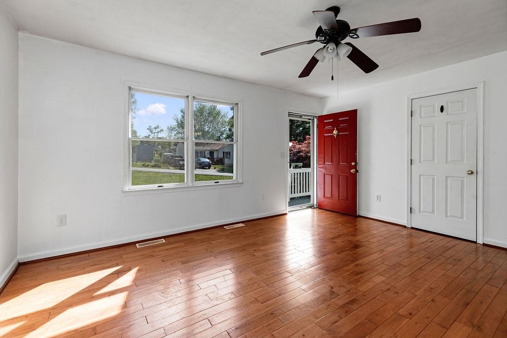 66 HAYRICK RD, WAYNESBORO, Virginia 22980, 3 Bedrooms Bedrooms, ,1 BathroomBathrooms,Residential,66 HAYRICK RD,663963 MLS # 663963