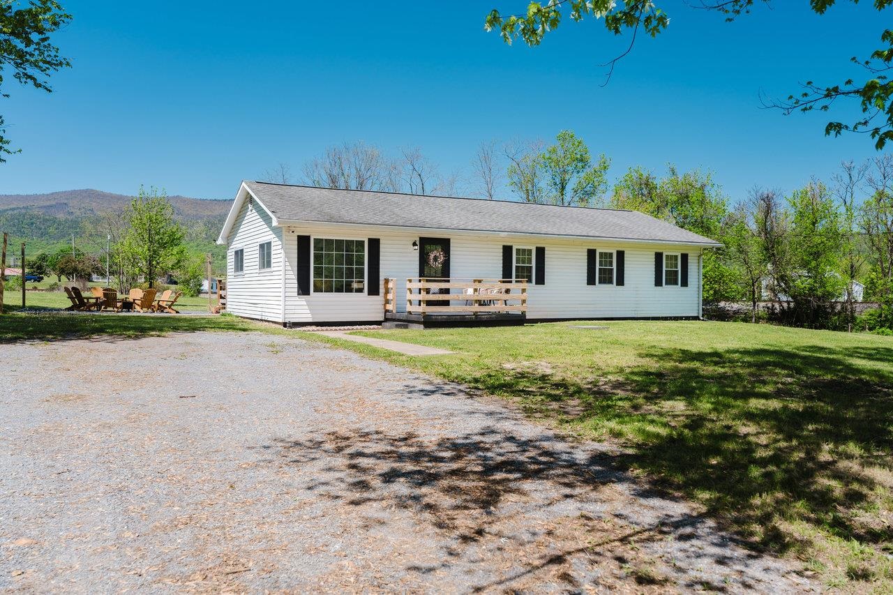 152 SEE MORE DR, SHENANDOAH, Virginia 22849, 4 Bedrooms Bedrooms, ,2 BathroomsBathrooms,Residential,152 SEE MORE DR,663966 MLS # 663966
