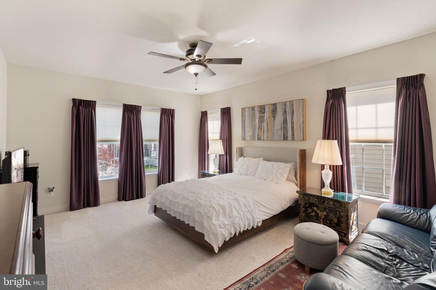 13191 TRIPLE CROWN LOOP, GAINESVILLE, Virginia 20155, 4 Bedrooms Bedrooms, ,4 BathroomsBathrooms,Residential,For sale,13191 TRIPLE CROWN LOOP,VAPW2093422 MLS # VAPW2093422