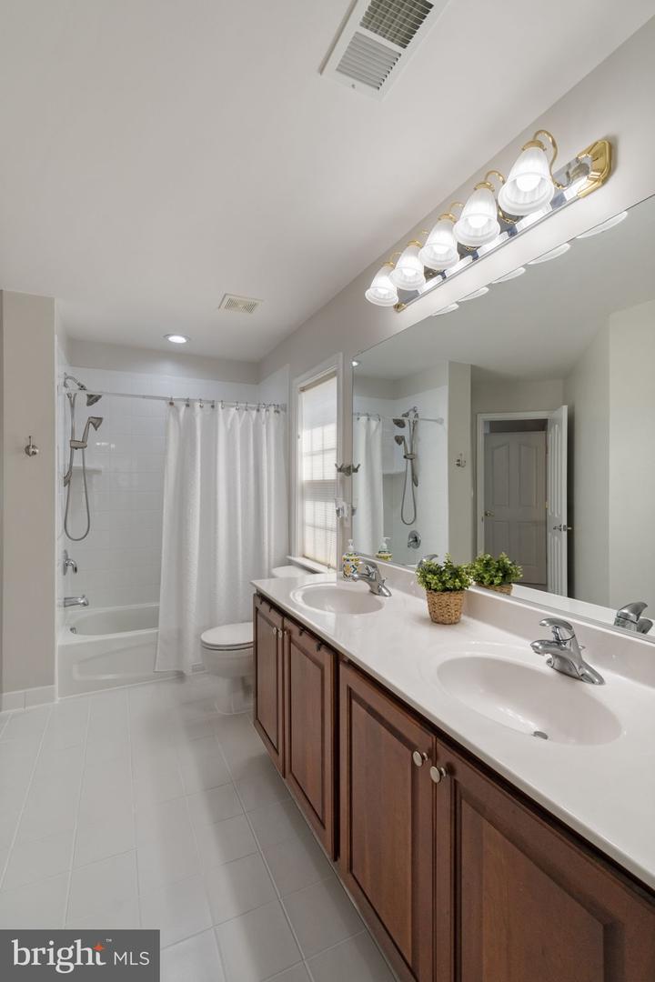 13191 TRIPLE CROWN LOOP, GAINESVILLE, Virginia 20155, 4 Bedrooms Bedrooms, ,4 BathroomsBathrooms,Residential,For sale,13191 TRIPLE CROWN LOOP,VAPW2093422 MLS # VAPW2093422