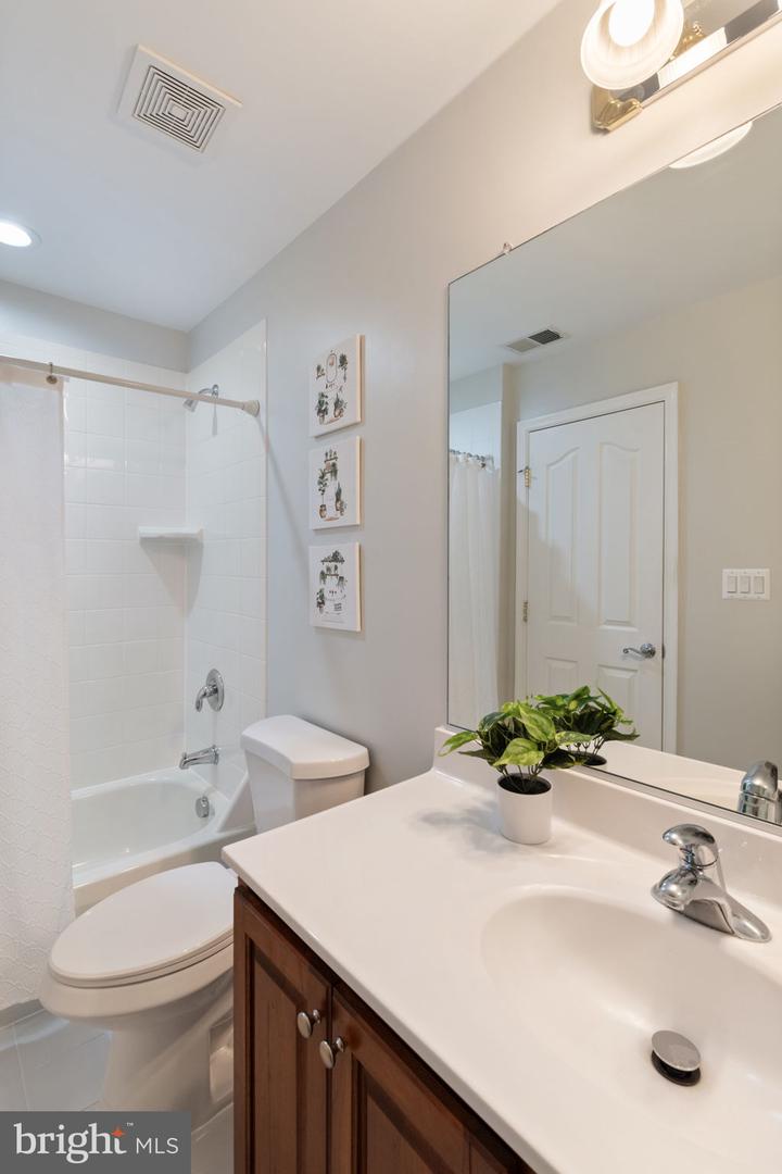 13191 TRIPLE CROWN LOOP, GAINESVILLE, Virginia 20155, 4 Bedrooms Bedrooms, ,4 BathroomsBathrooms,Residential,For sale,13191 TRIPLE CROWN LOOP,VAPW2093422 MLS # VAPW2093422
