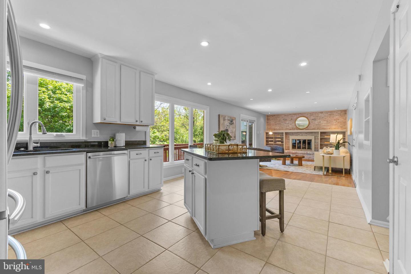 2305 CREEK DR, ALEXANDRIA, Virginia 22308, 5 Bedrooms Bedrooms, ,3 BathroomsBathrooms,Residential,For sale,2305 CREEK DR,VAFX2237598 MLS # VAFX2237598