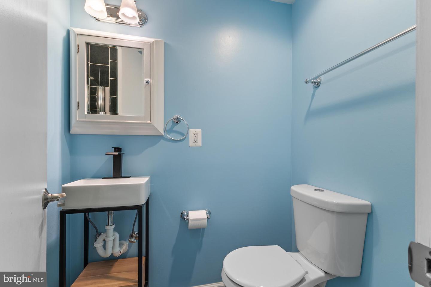2305 CREEK DR, ALEXANDRIA, Virginia 22308, 5 Bedrooms Bedrooms, ,3 BathroomsBathrooms,Residential,For sale,2305 CREEK DR,VAFX2237598 MLS # VAFX2237598