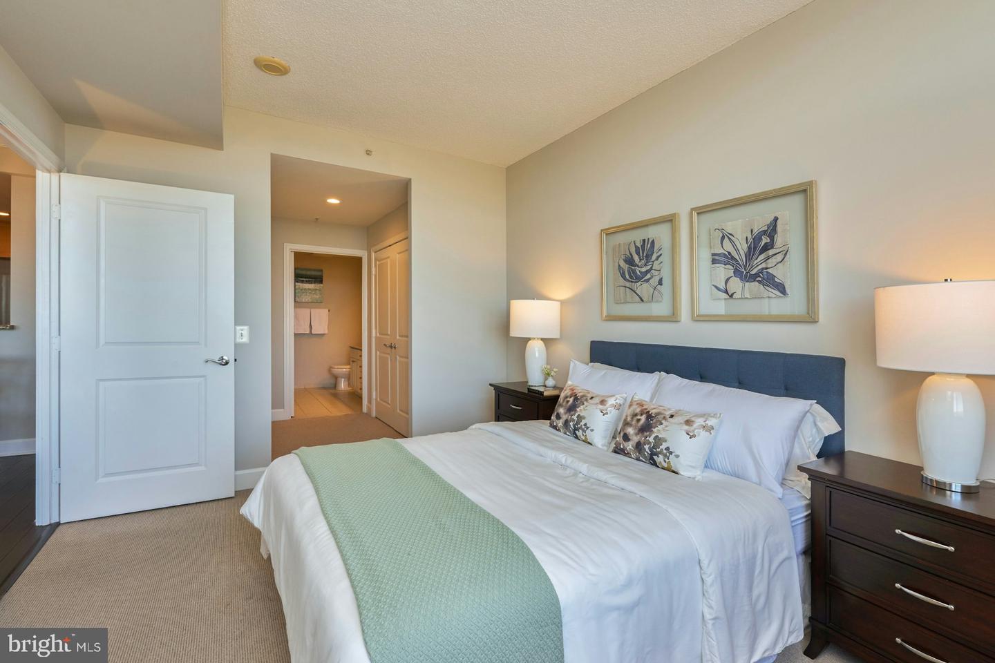 3650 S GLEBE RD #652, ARLINGTON, Virginia 22202, 2 Bedrooms Bedrooms, ,2 BathroomsBathrooms,Residential,For sale,3650 S GLEBE RD #652,VAAR2056790 MLS # VAAR2056790