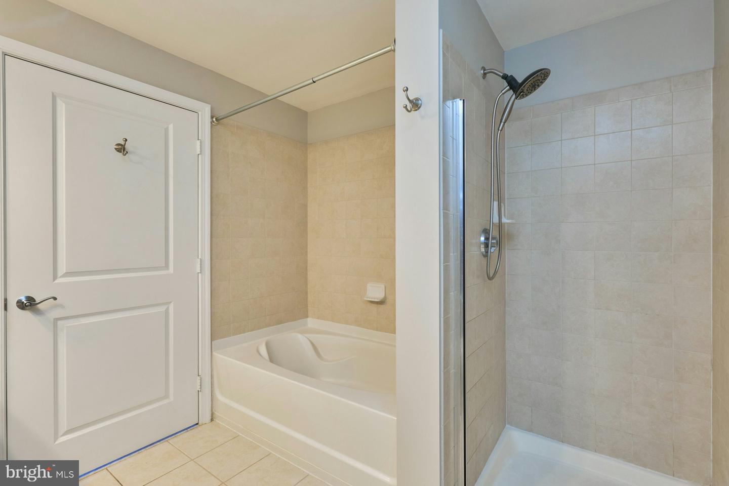 3650 S GLEBE RD #652, ARLINGTON, Virginia 22202, 2 Bedrooms Bedrooms, ,2 BathroomsBathrooms,Residential,For sale,3650 S GLEBE RD #652,VAAR2056790 MLS # VAAR2056790