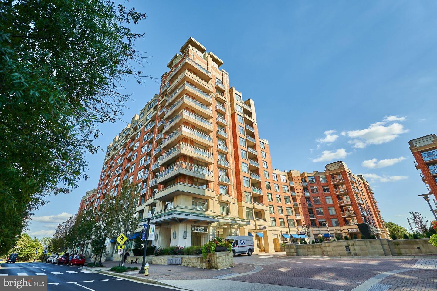 3650 S GLEBE RD #652, ARLINGTON, Virginia 22202, 2 Bedrooms Bedrooms, ,2 BathroomsBathrooms,Residential,For sale,3650 S GLEBE RD #652,VAAR2056790 MLS # VAAR2056790