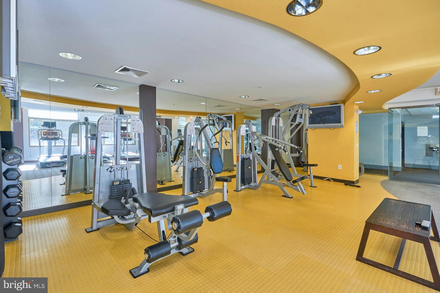 3650 S GLEBE RD #652, ARLINGTON, Virginia 22202, 2 Bedrooms Bedrooms, ,2 BathroomsBathrooms,Residential,For sale,3650 S GLEBE RD #652,VAAR2056790 MLS # VAAR2056790