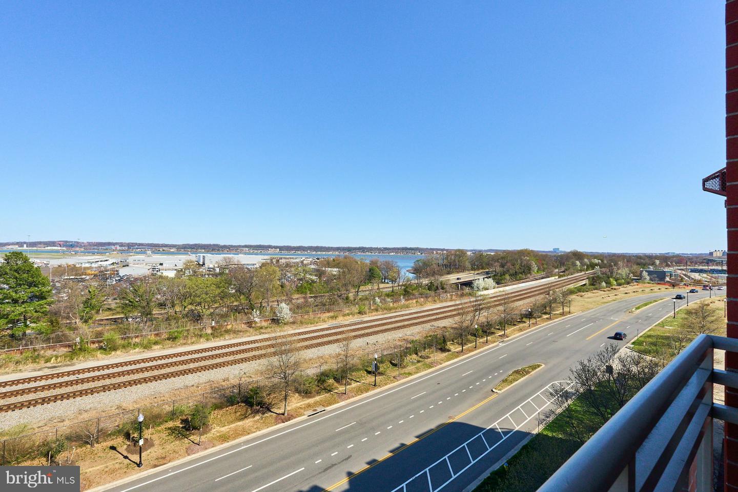 3650 S GLEBE RD #652, ARLINGTON, Virginia 22202, 2 Bedrooms Bedrooms, ,2 BathroomsBathrooms,Residential,For sale,3650 S GLEBE RD #652,VAAR2056790 MLS # VAAR2056790