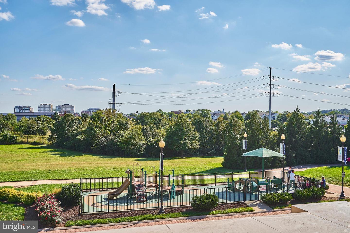 3650 S GLEBE RD #652, ARLINGTON, Virginia 22202, 2 Bedrooms Bedrooms, ,2 BathroomsBathrooms,Residential,For sale,3650 S GLEBE RD #652,VAAR2056790 MLS # VAAR2056790