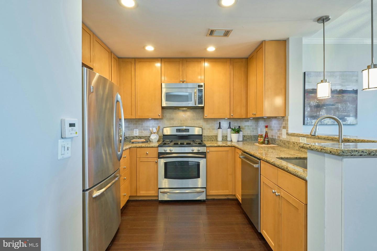 3650 S GLEBE RD #652, ARLINGTON, Virginia 22202, 2 Bedrooms Bedrooms, ,2 BathroomsBathrooms,Residential,For sale,3650 S GLEBE RD #652,VAAR2056790 MLS # VAAR2056790