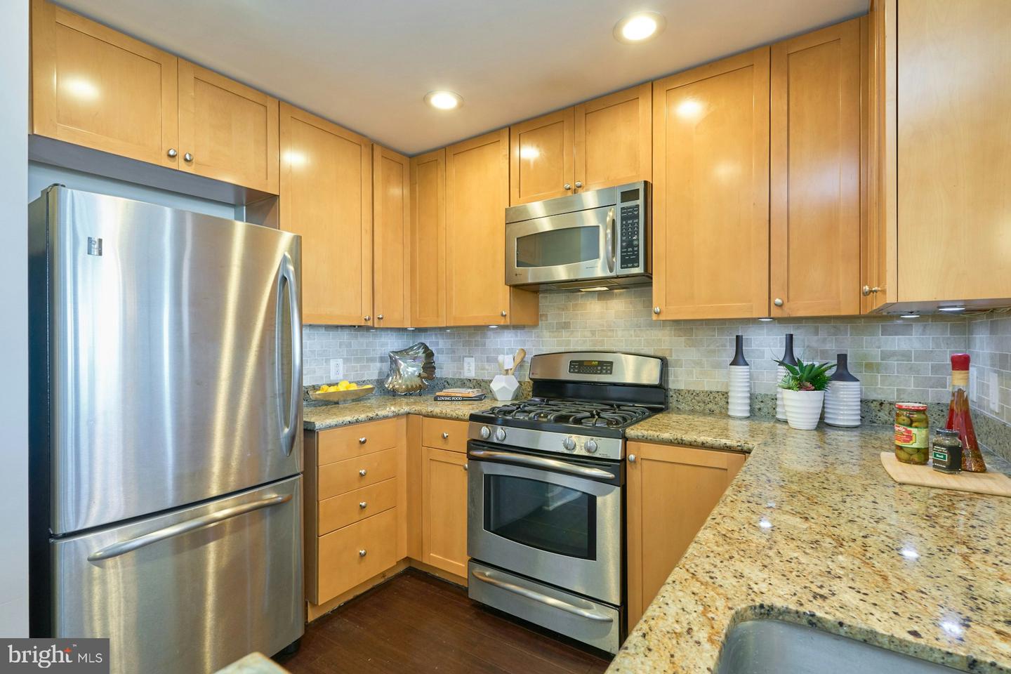 3650 S GLEBE RD #652, ARLINGTON, Virginia 22202, 2 Bedrooms Bedrooms, ,2 BathroomsBathrooms,Residential,For sale,3650 S GLEBE RD #652,VAAR2056790 MLS # VAAR2056790