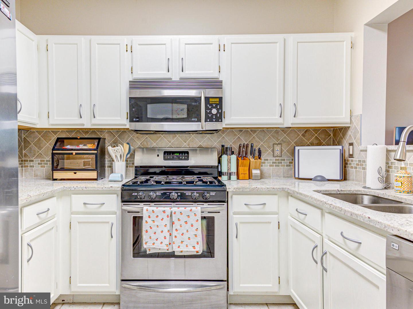 1720 LAKE SHORE CREST DR #35, RESTON, Virginia 20190, 2 Bedrooms Bedrooms, ,2 BathroomsBathrooms,Residential,For sale,1720 LAKE SHORE CREST DR #35,VAFX2237816 MLS # VAFX2237816