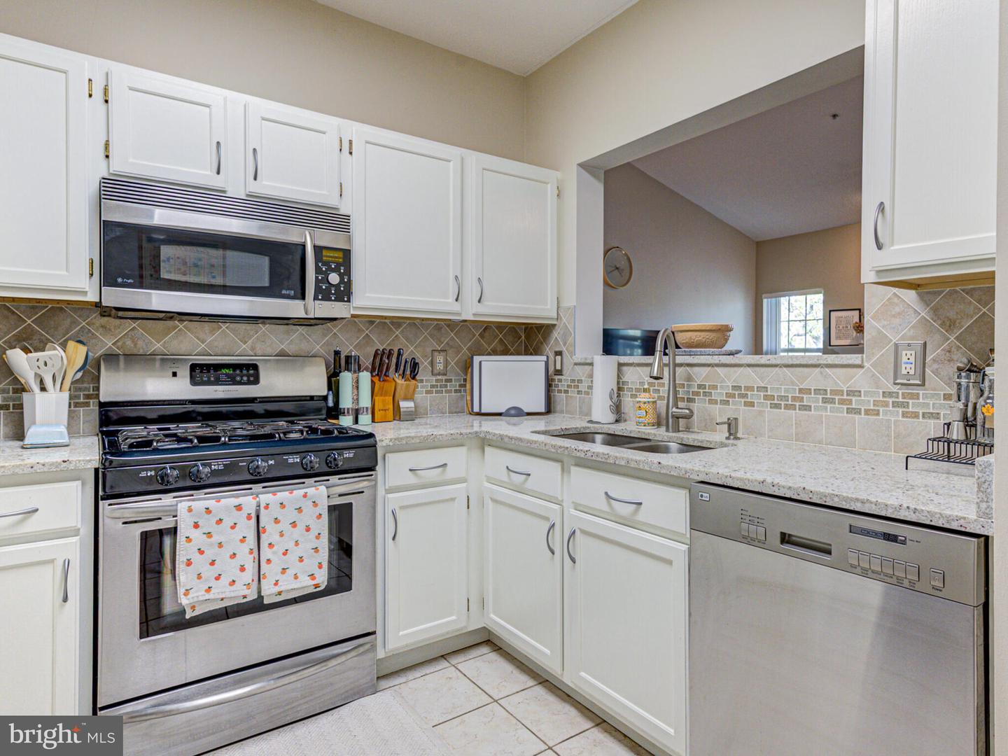 1720 LAKE SHORE CREST DR #35, RESTON, Virginia 20190, 2 Bedrooms Bedrooms, ,2 BathroomsBathrooms,Residential,For sale,1720 LAKE SHORE CREST DR #35,VAFX2237816 MLS # VAFX2237816