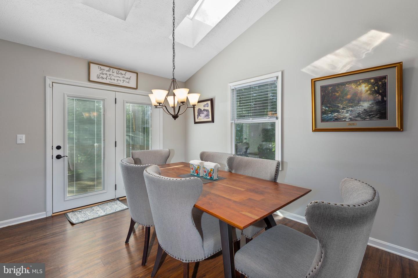 8 RIDGE POINTE LN, FREDERICKSBURG, Virginia 22405, 3 Bedrooms Bedrooms, ,2 BathroomsBathrooms,Residential,For sale,8 RIDGE POINTE LN,VAST2038372 MLS # VAST2038372