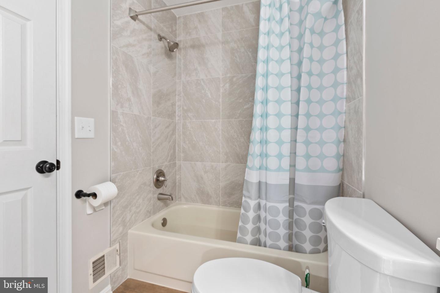 8 RIDGE POINTE LN, FREDERICKSBURG, Virginia 22405, 3 Bedrooms Bedrooms, ,2 BathroomsBathrooms,Residential,For sale,8 RIDGE POINTE LN,VAST2038372 MLS # VAST2038372