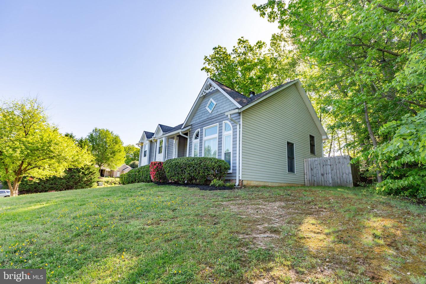 8 RIDGE POINTE LN, FREDERICKSBURG, Virginia 22405, 3 Bedrooms Bedrooms, ,2 BathroomsBathrooms,Residential,For sale,8 RIDGE POINTE LN,VAST2038372 MLS # VAST2038372