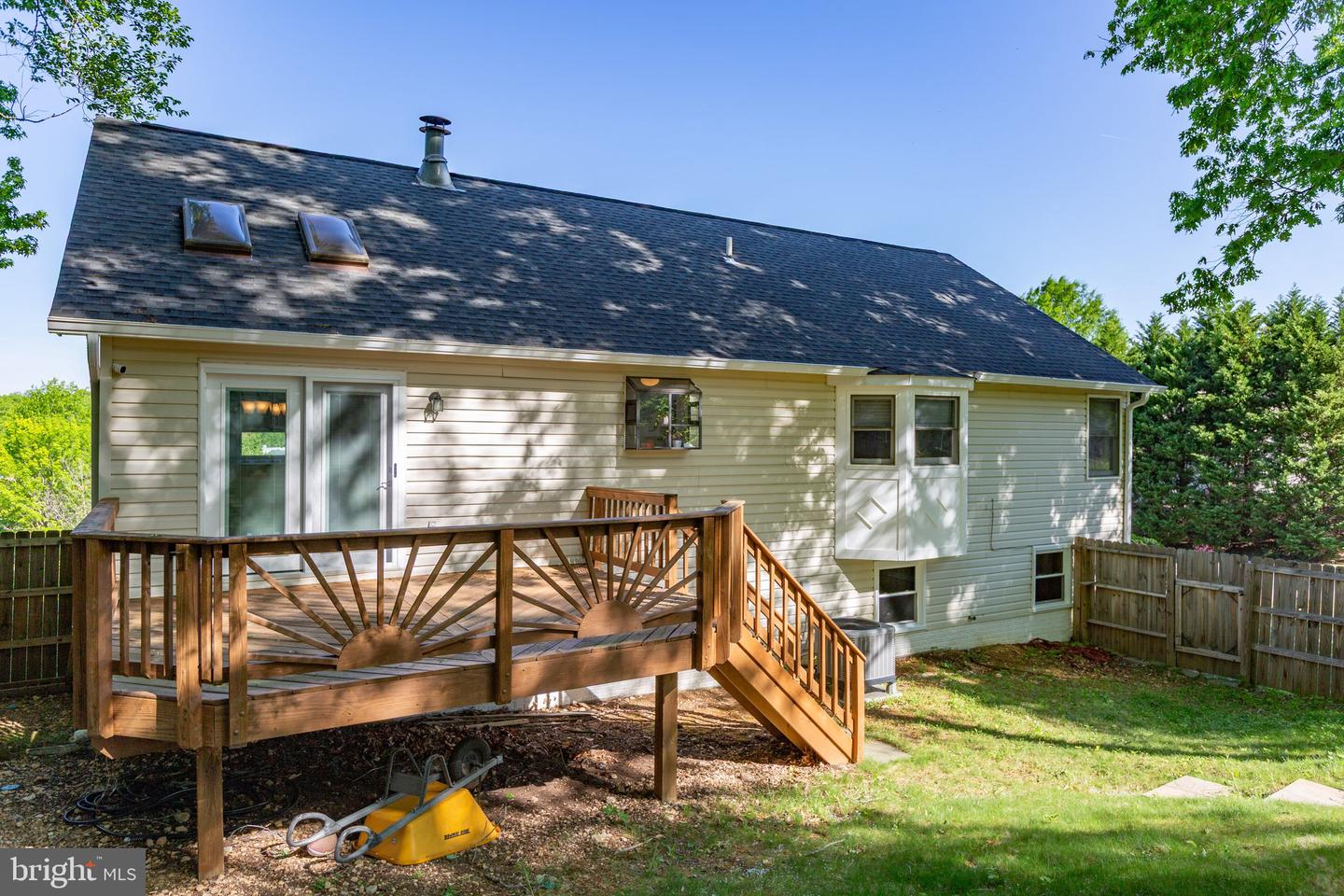 8 RIDGE POINTE LN, FREDERICKSBURG, Virginia 22405, 3 Bedrooms Bedrooms, ,2 BathroomsBathrooms,Residential,For sale,8 RIDGE POINTE LN,VAST2038372 MLS # VAST2038372