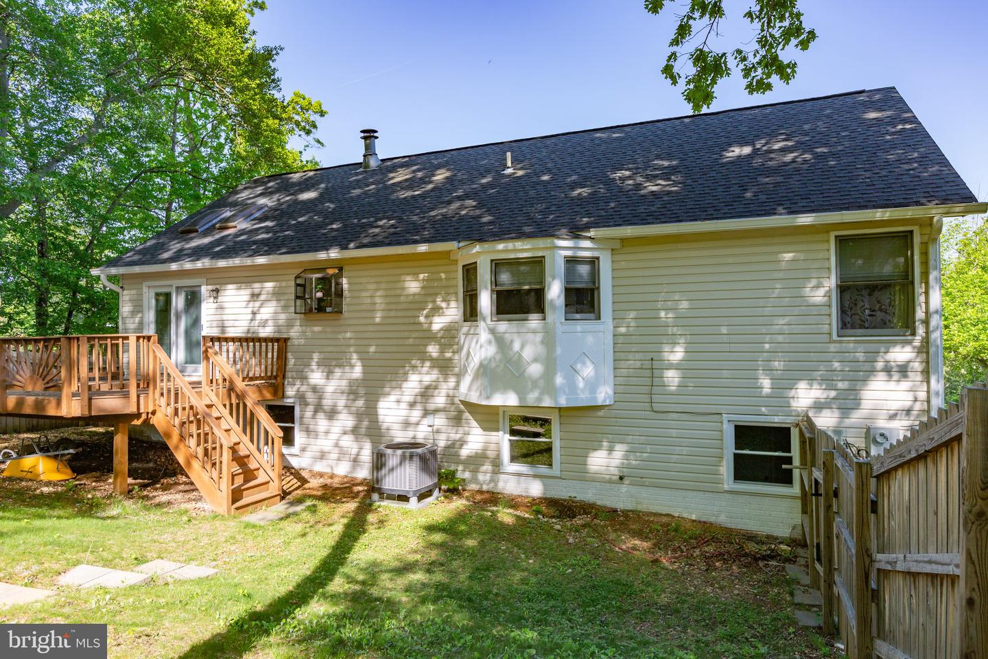 8 RIDGE POINTE LN, FREDERICKSBURG, Virginia 22405, 3 Bedrooms Bedrooms, ,2 BathroomsBathrooms,Residential,For sale,8 RIDGE POINTE LN,VAST2038372 MLS # VAST2038372